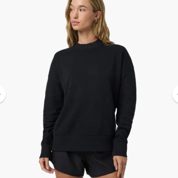 Vuori Sedona Weekender Crew Black Sweatshirt - Picture 2 of 10